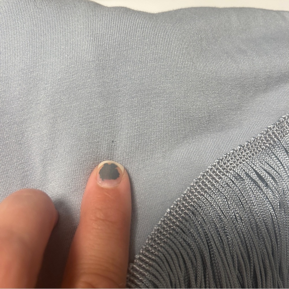 Venus fringe trim sleeveless top women’s size Large dusty blue pin hole on back - Picture 6 of 6